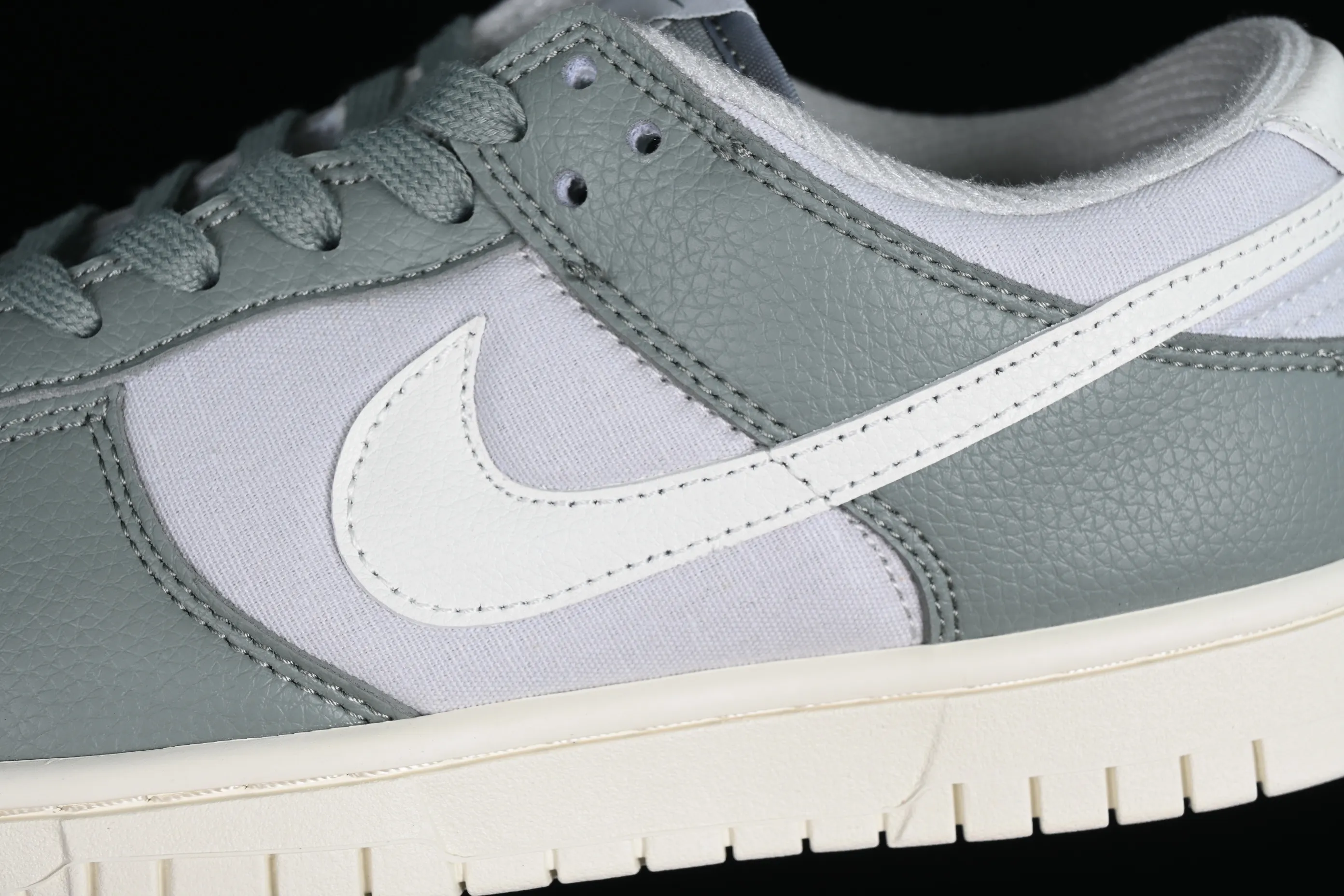 All Categories Nk SB Dunk Series Nk SB Dunk Low Low-top sneakers Cost-effective version Nk Dunk Low "Mica Green" Mica Green Canvas SB low-top sports and leisure sneakers DV7212-300